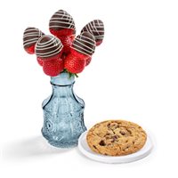 Berry Sweet Arrangement with a Treat